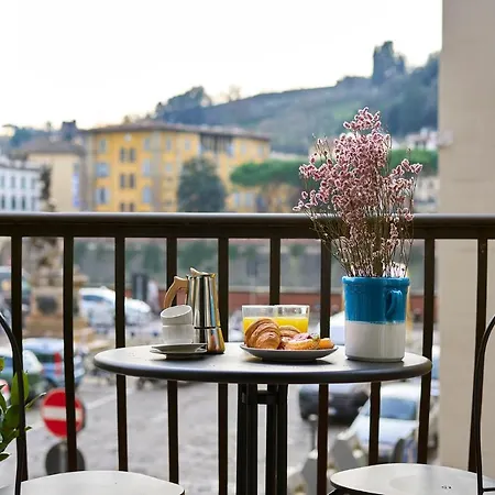 Apartment 3 Master Bedrooms With Balcony On The River With Views