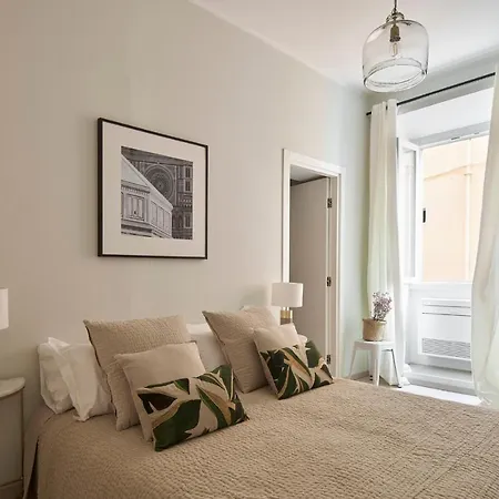 3 Master Bedrooms With Balcony On The River With Views Apartment *