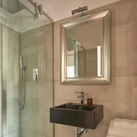 Apartment 3 Master Bedrooms With Balcony On The River With Views Florence