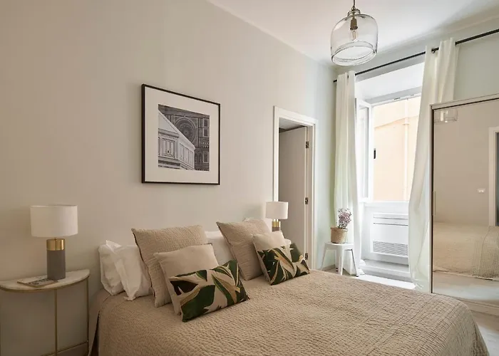 3 Master Bedrooms With Balcony On The River With Views Daire *