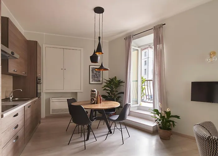 Daire 3 Master Bedrooms With Balcony On The River With Views Floransa